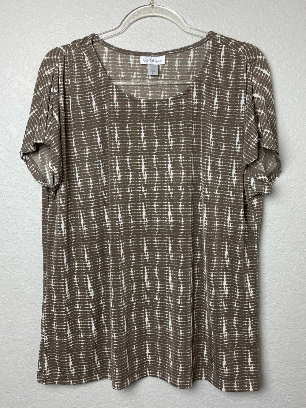 Jaclyn Smith Taupe and White Short Sleeve Scoop Neck Top Size XL